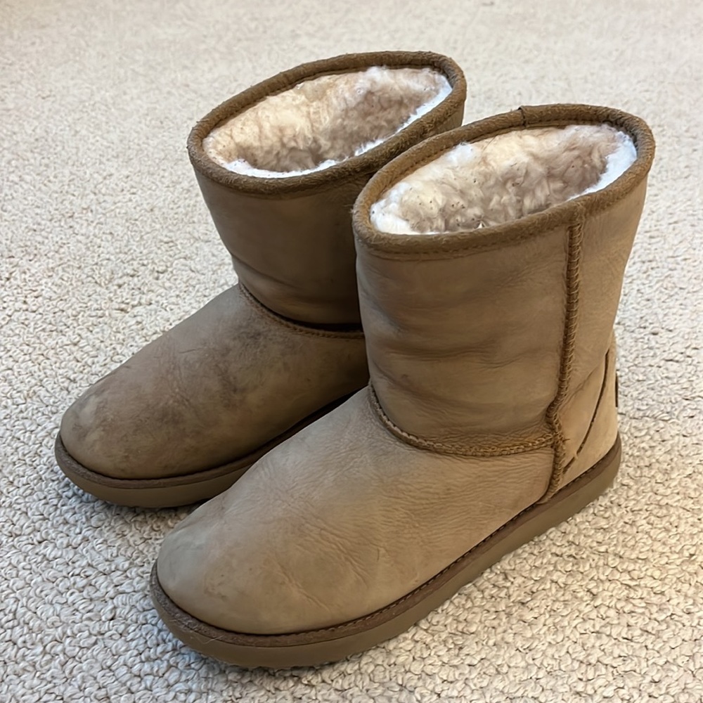 UGG Classic II Weather Short Boots Chestnut Size 4 Youth 1019646K Preowned